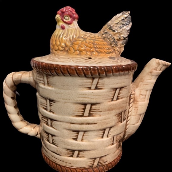 Vintage Set of 3 Tea Pot, Creamer & Sugar - Picture 2 of 9